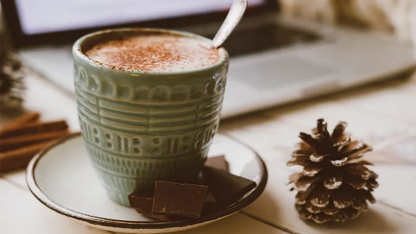 En kop varm chokolade.