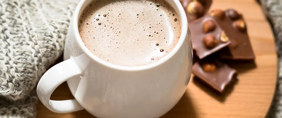 Udvalgt billede af Hjælper varm chokolade dig med at sove